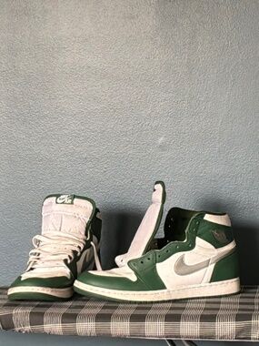 Air Jordan 1 Retro High OG Gorge Green Size 11.5 Men’s Sneakers White and Green